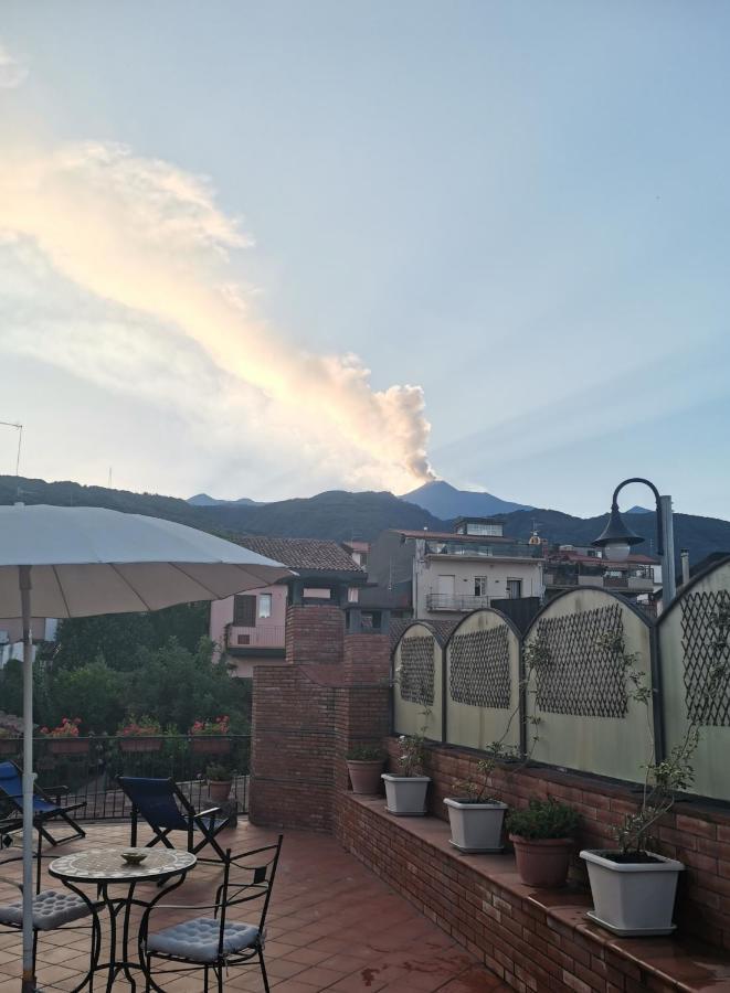 Villa Rosa Etna Apartments Zafferana Etnea Bagian luar foto