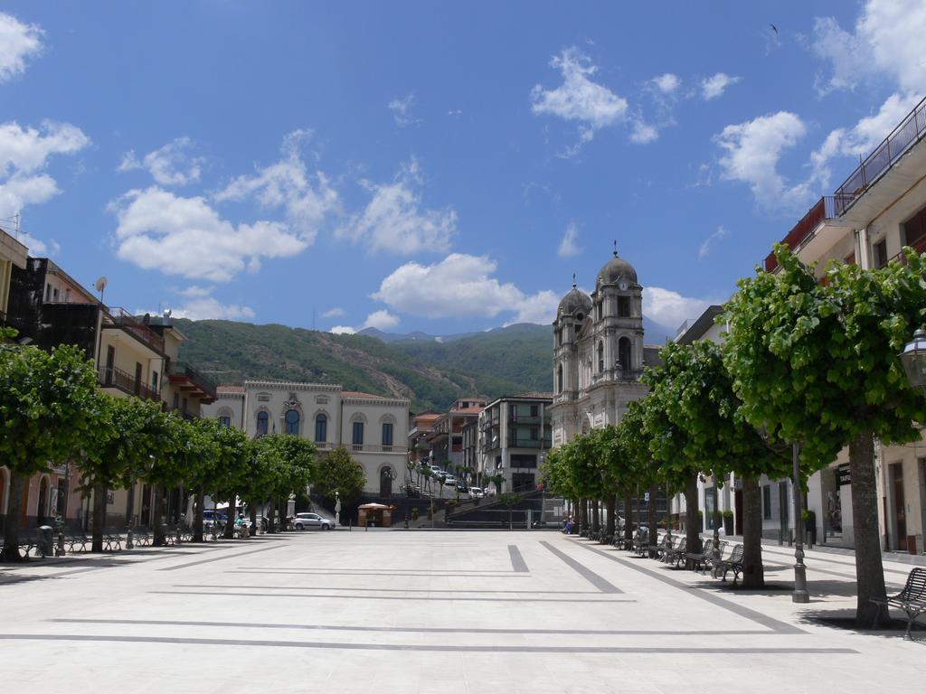 Villa Rosa Etna Apartments Zafferana Etnea Bagian luar foto