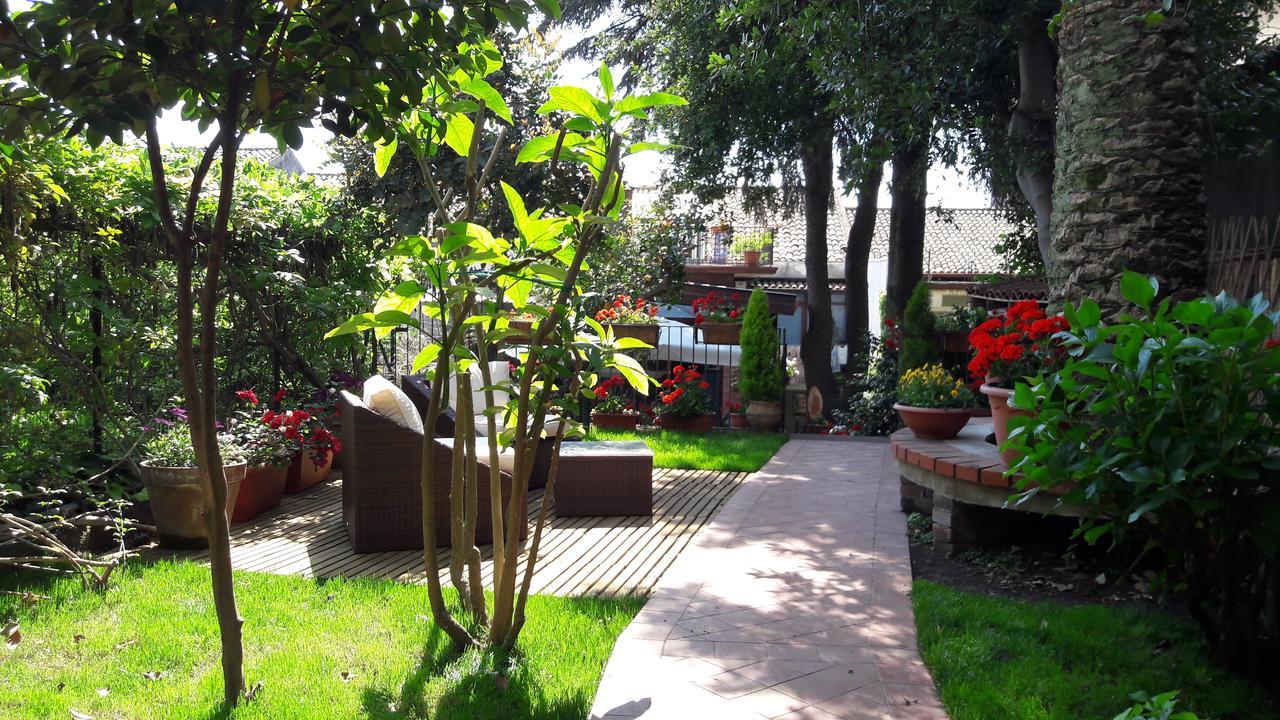 Villa Rosa Etna Apartments Zafferana Etnea Bagian luar foto
