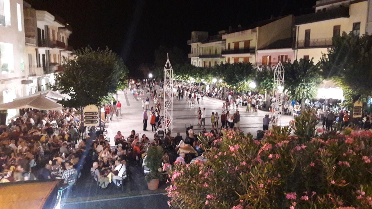 Villa Rosa Etna Apartments Zafferana Etnea Bagian luar foto