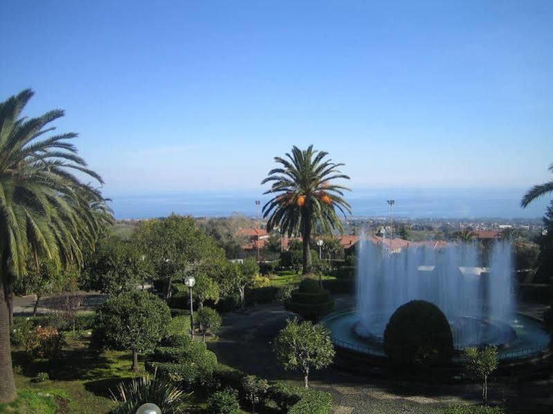 Villa Rosa Etna Apartments Zafferana Etnea Bagian luar foto